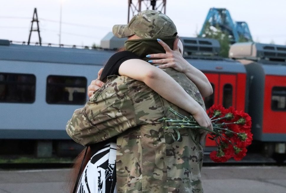 Принимавших участие в спецоперации на Украине росгвардейцев встретили в Архангельске